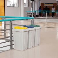 Papelera Eco-lid para interior y exterior en zona de reciclaje